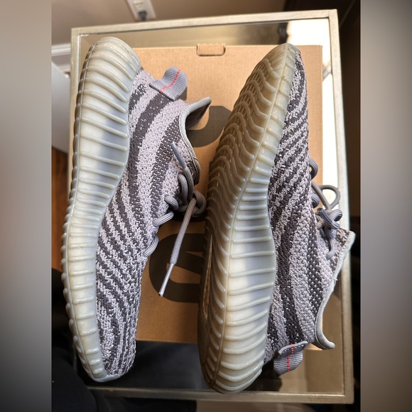 YEEZY BOOST 350 V2 SIZE 6 - Picture 3 of 9